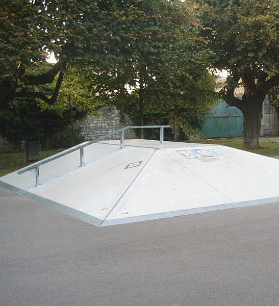 Catherine Cordier Skatepark Vernon Skate Spot 2/5