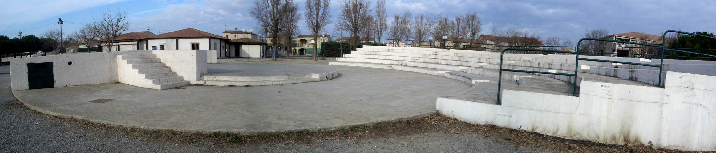 Médiathèque Spot Street Villenueve les Maguelone Skate Spot 3/5