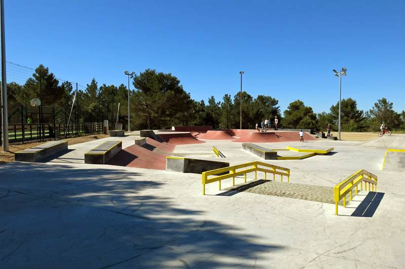 Parc des Sports Skatepark Venelles Skate Spot 4/5