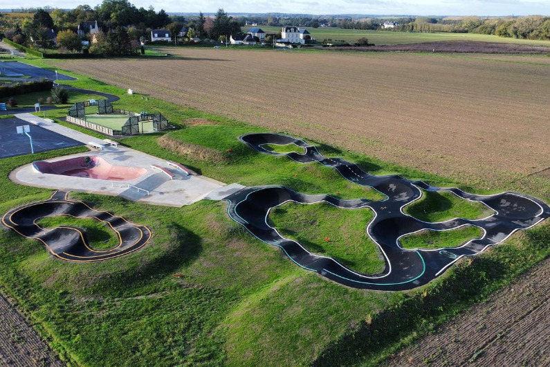 Beaumont Skatepark Beaumont en Véron Skate Spot 3/5