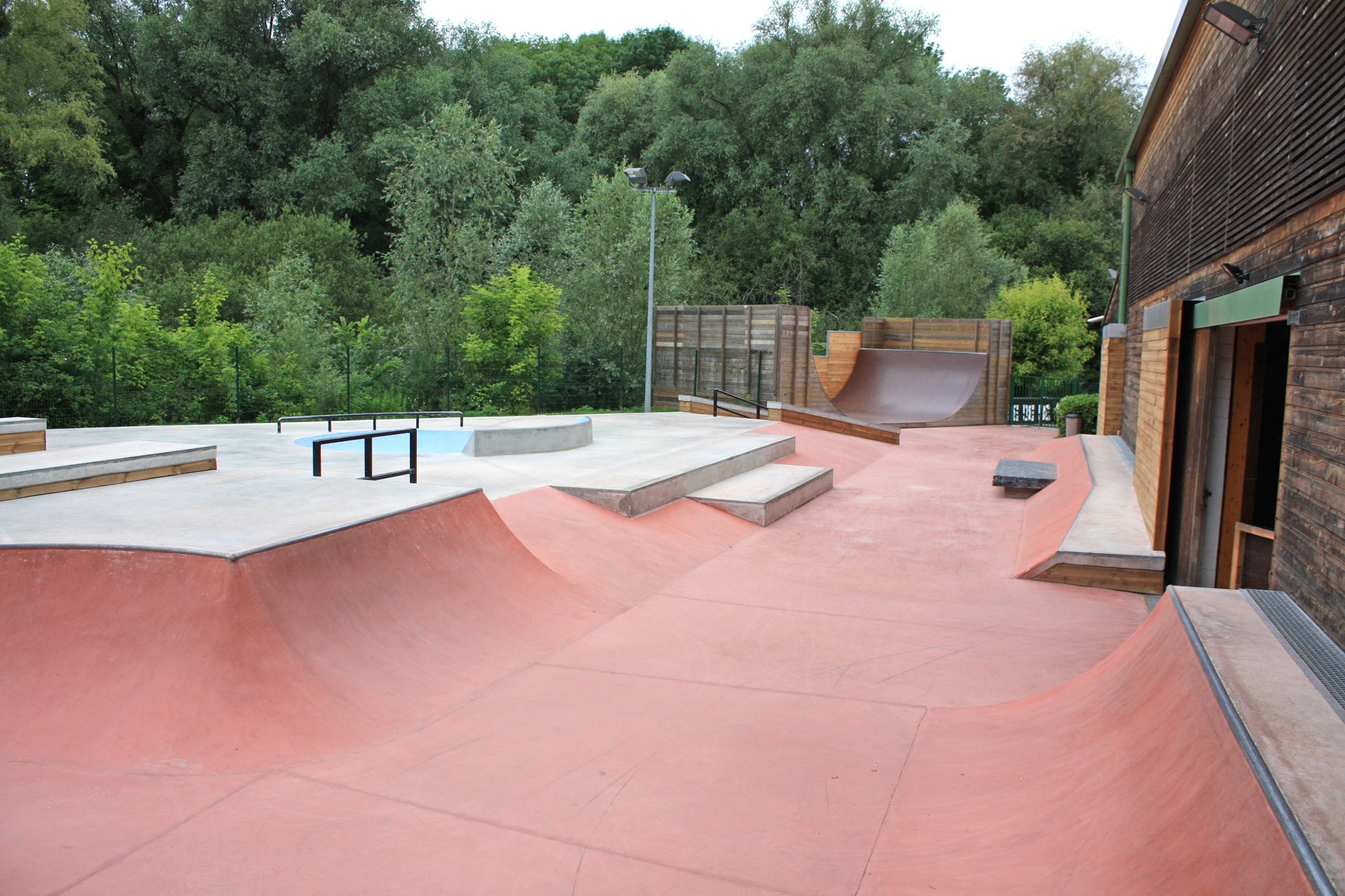 Halle de Skate Ext Skatepark Villiers sur Orge Skate Spot 5/5