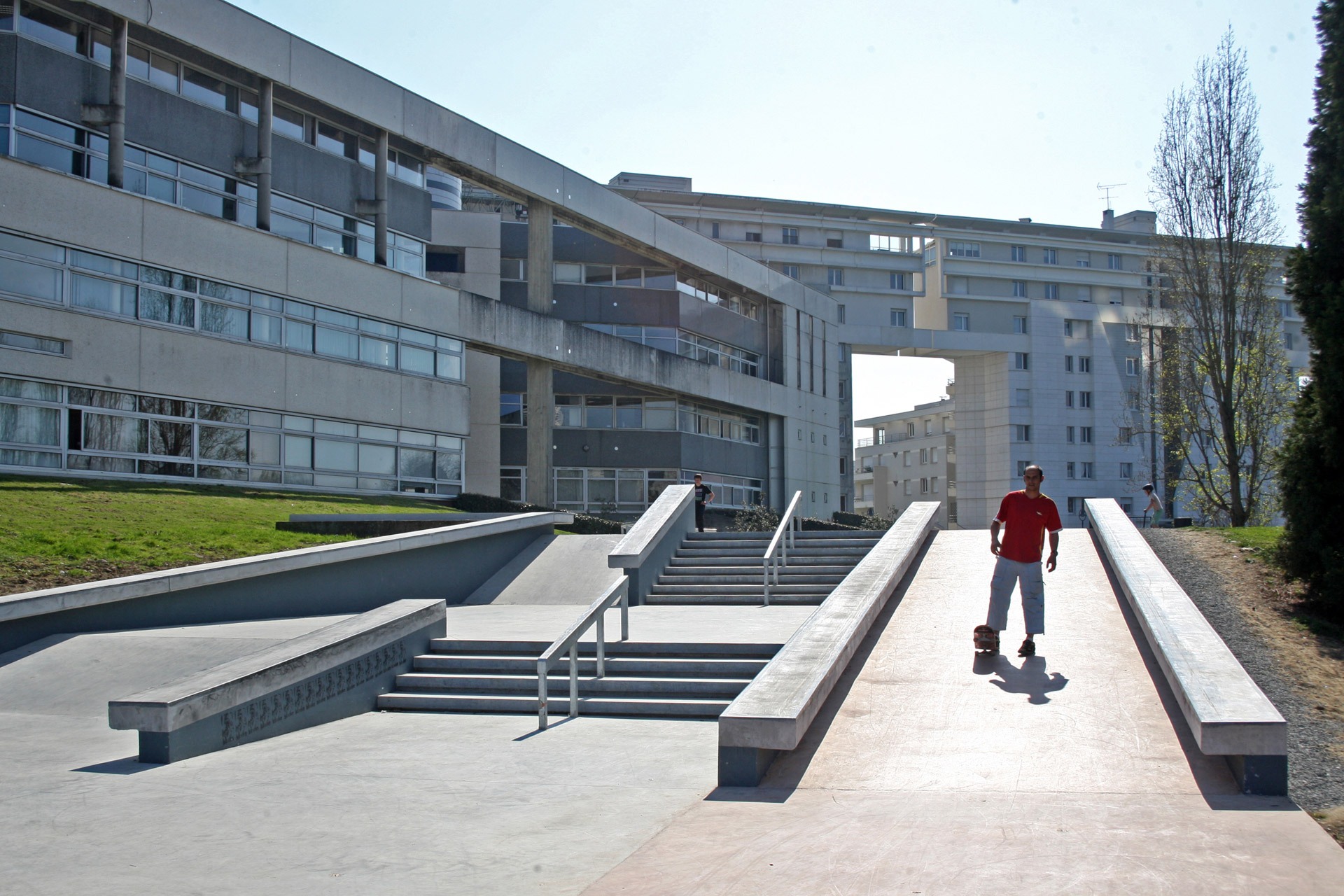 L' Arsenal Plaza Rennes Skate Spot 5/5