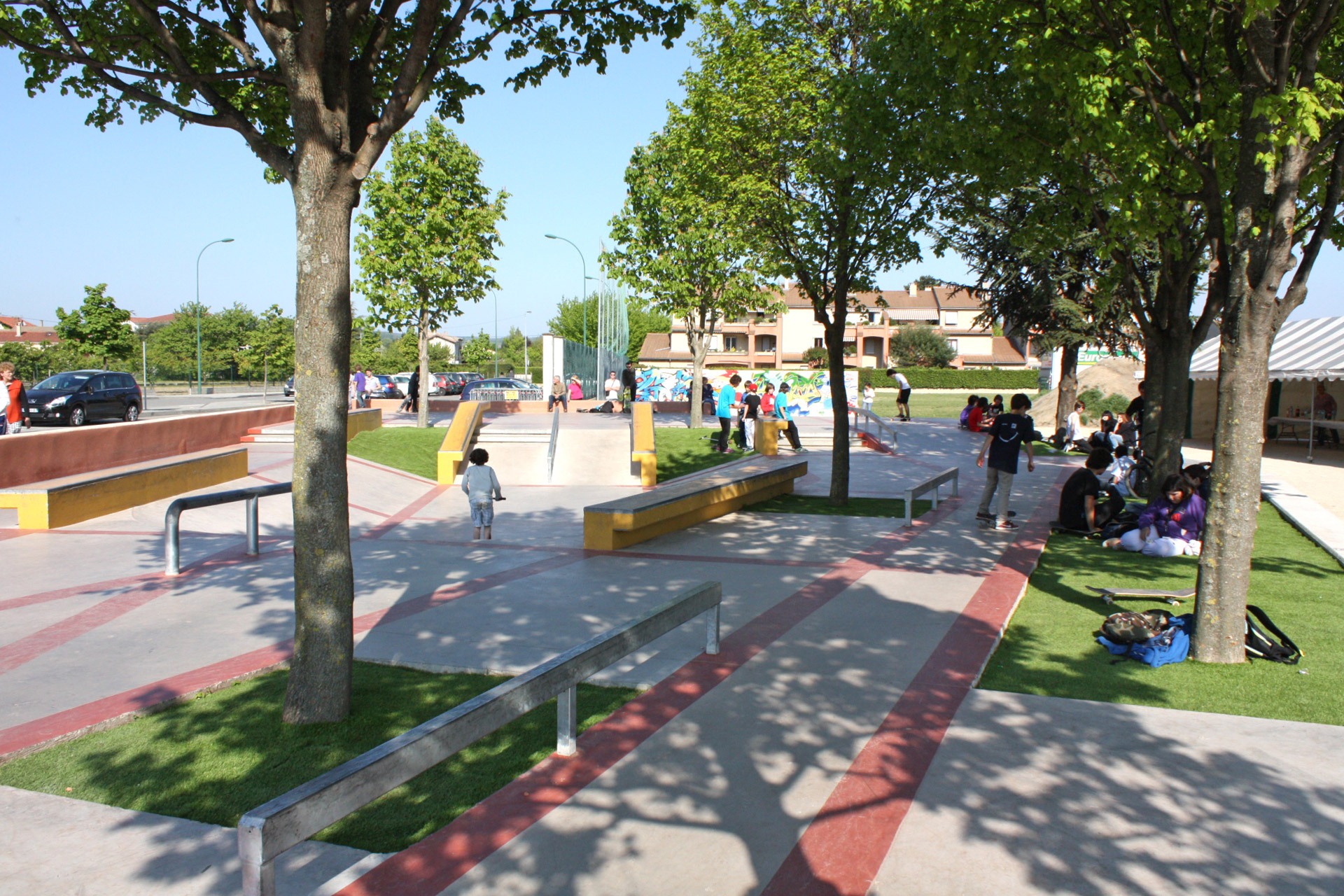 Gymnase Longo Spot Street Tournon sur Rhône Skate Spot 3/5