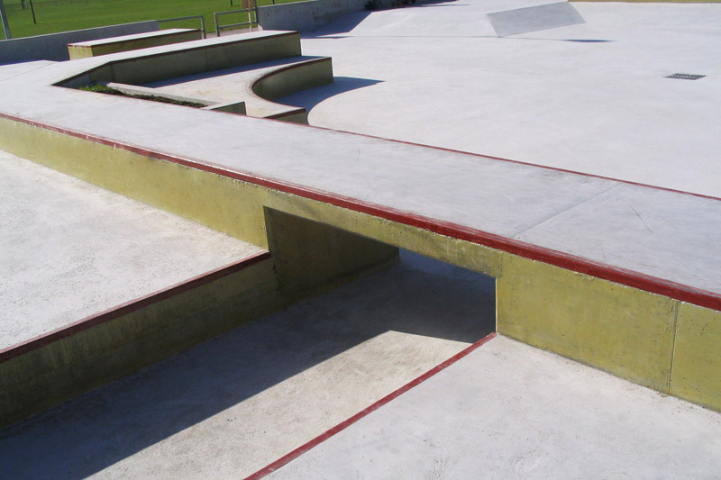 La Gare Sud Spot Street Morteau Skate Spot 3/5