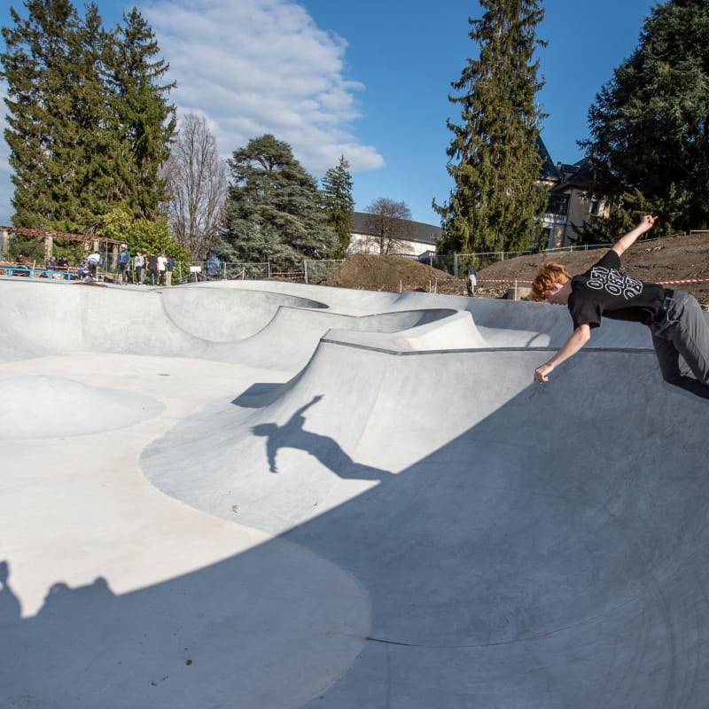 Bowl d' Évian Bowl Évian les Bains Skate Spot 5/5
