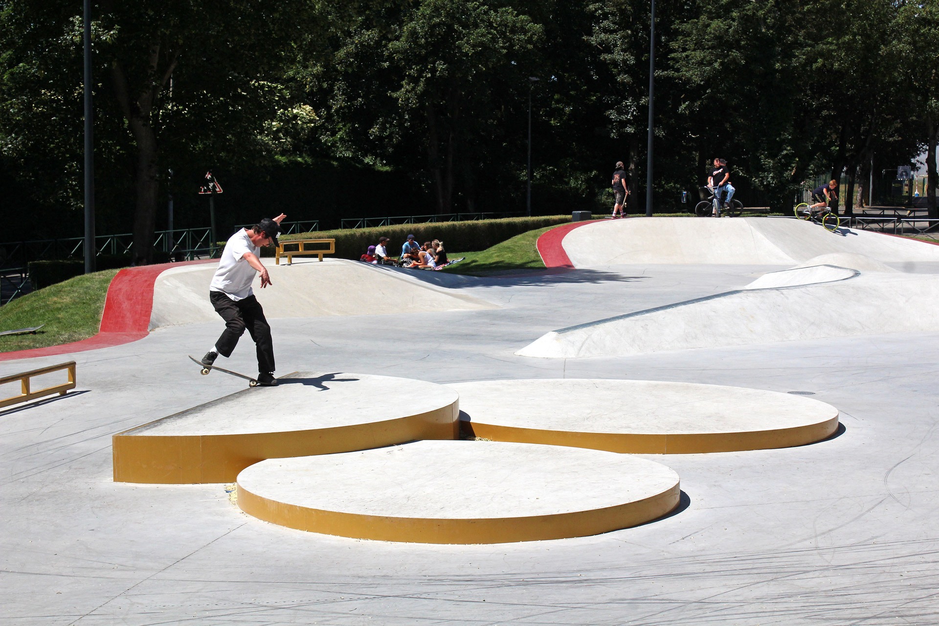 Stade Bollaert Skatepark Lens Skate Spot 4/5