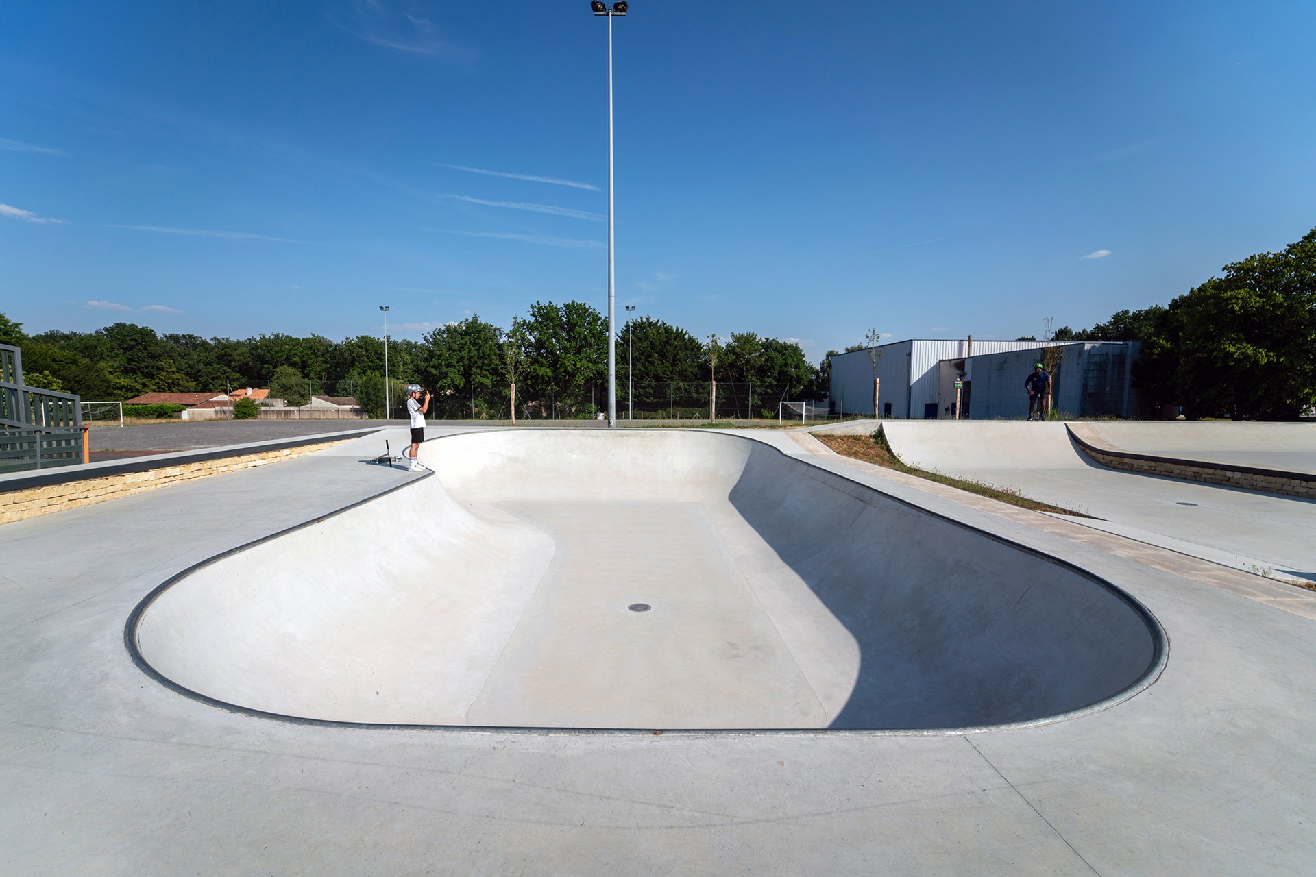 Les Châtaigniers Skatepark Fontaine le Comte Skate Spot 4/5