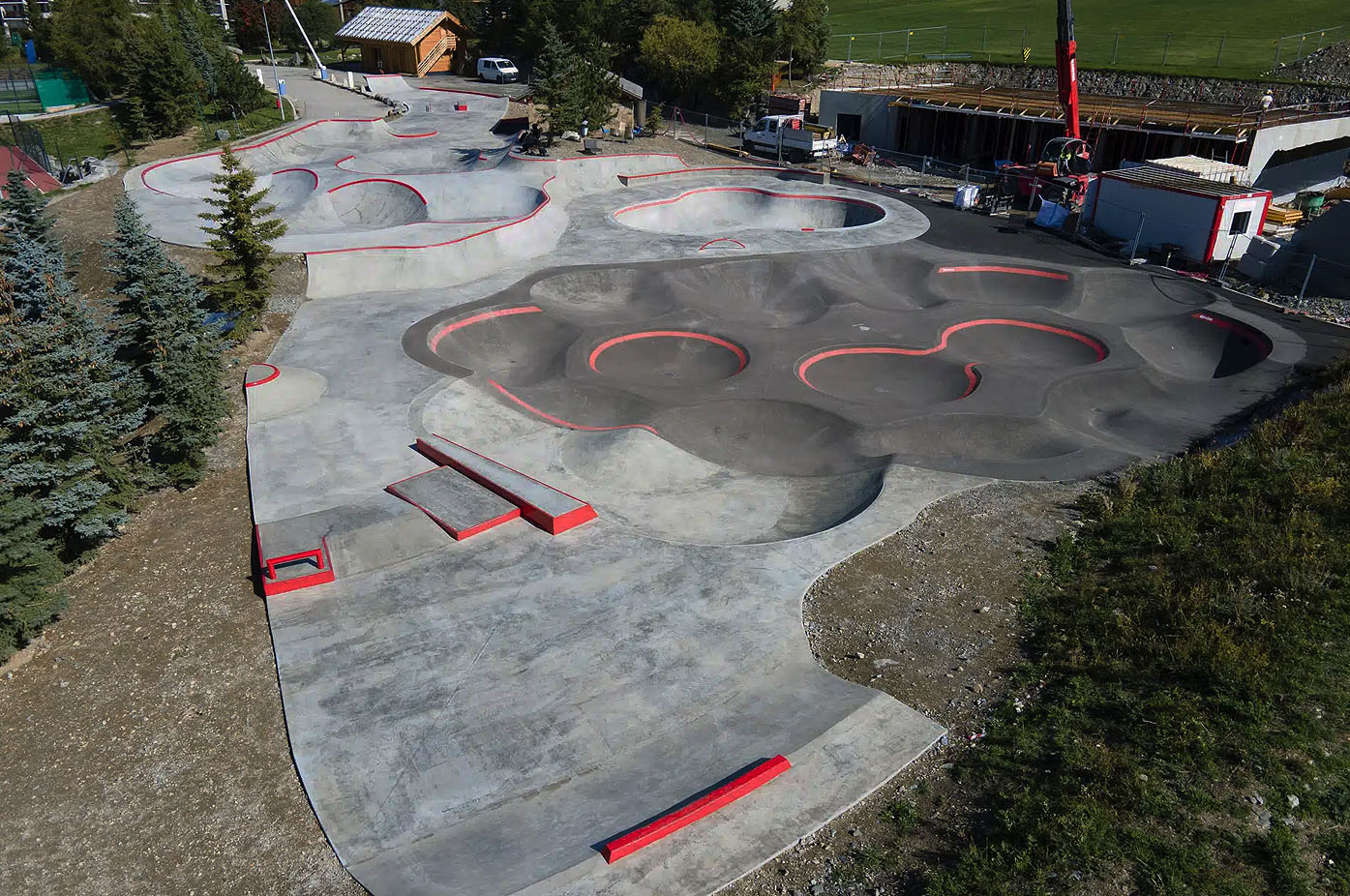 Alpe d'Huez Bowl Huez Skate Spot 5/5