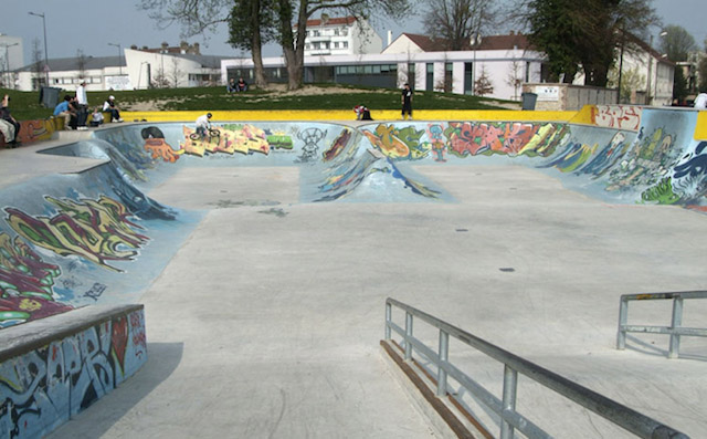 Les Deux Rives Bowl Troyes Skate Spot 4/5