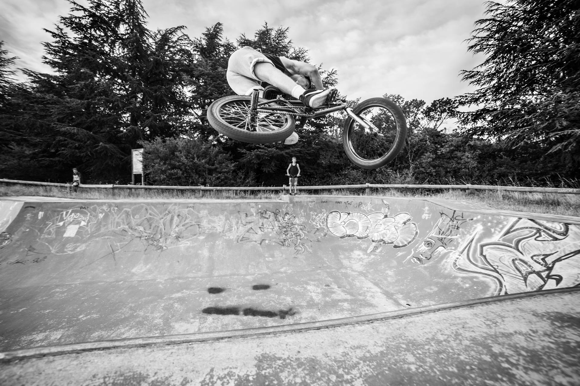 Mas de la Raz Skatepark Villefontaine Skate Spot 3/5