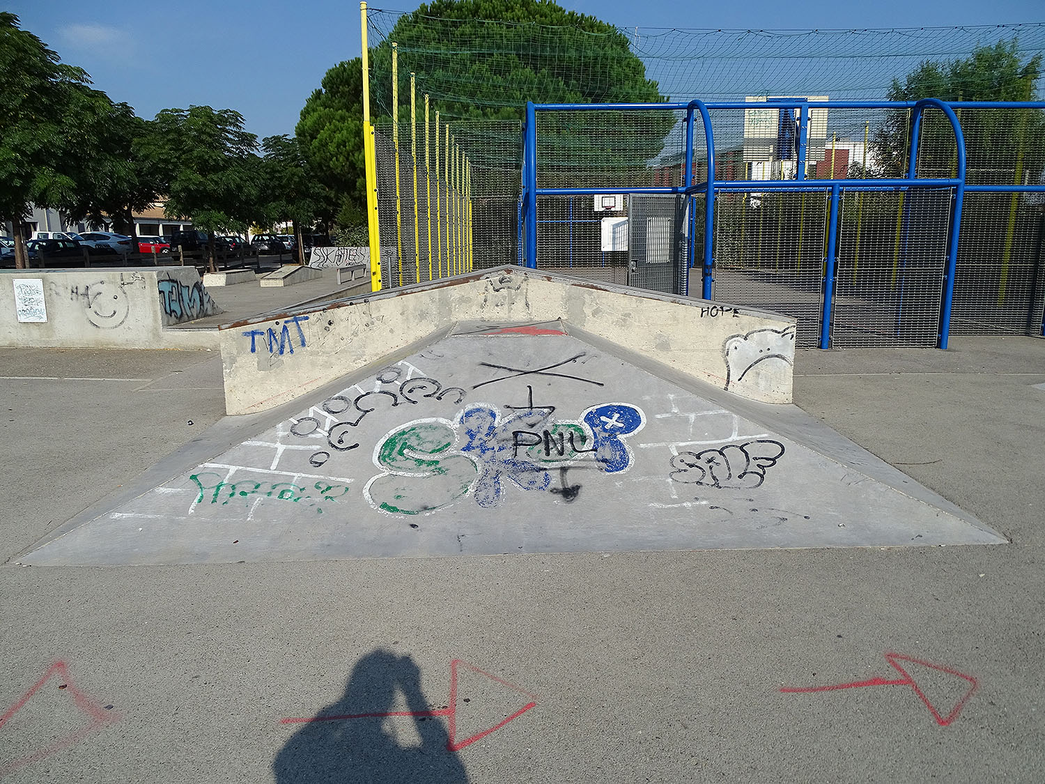 Neuf des Boudres Skatepark Aigues Mortes Skate Spot 2/5