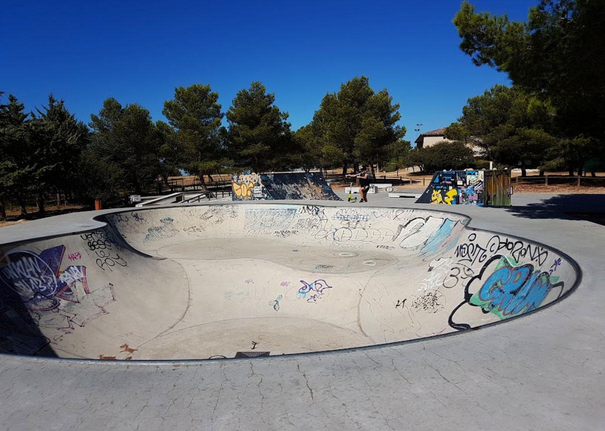 Le Plateau Skatepark Ventabren Skate Spot 3/5