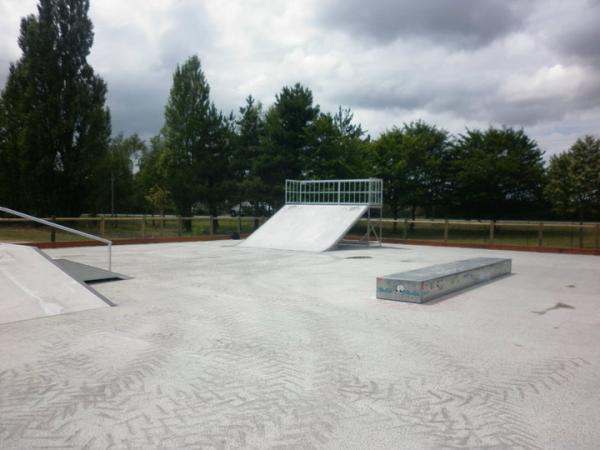 Le Chateau d' Eau Skatepark Cognac Skate Spot 2/5