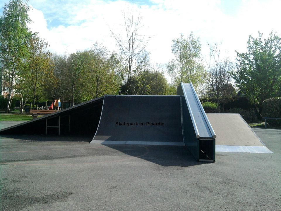 Plaine de Jeux Skatepark Gouvieux Skate Spot 2/5