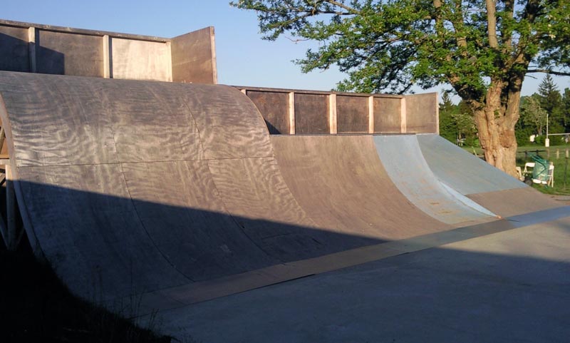 Bellerive Do It Yourself Bellerive sur Allier Skate Spot 3/5