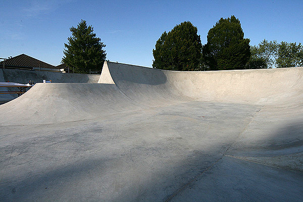 Evan Cayeux Bowl Chalon sur Saône Skate Spot 4/5