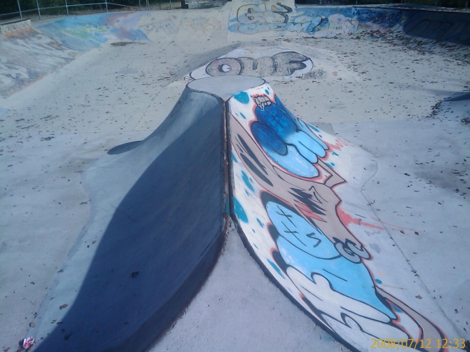 L' Écluse Bowl Saint Léon sur l'Isle Skate Spot 3/5
