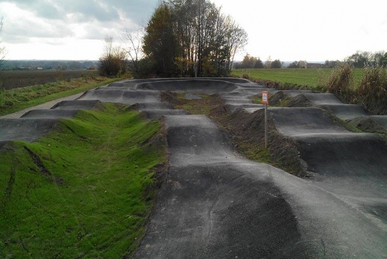 City Stade Pumptrack Moncheaux Skate Spot 3/5
