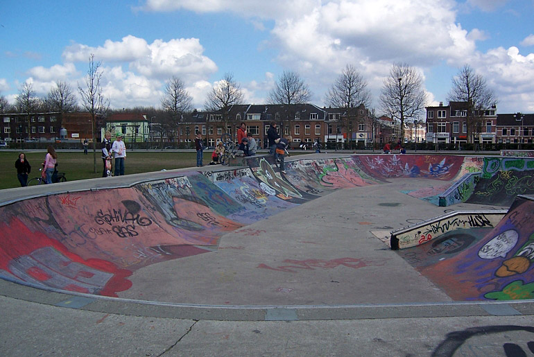 Griftpark Bowl Utrecht Skate Spot 4/5