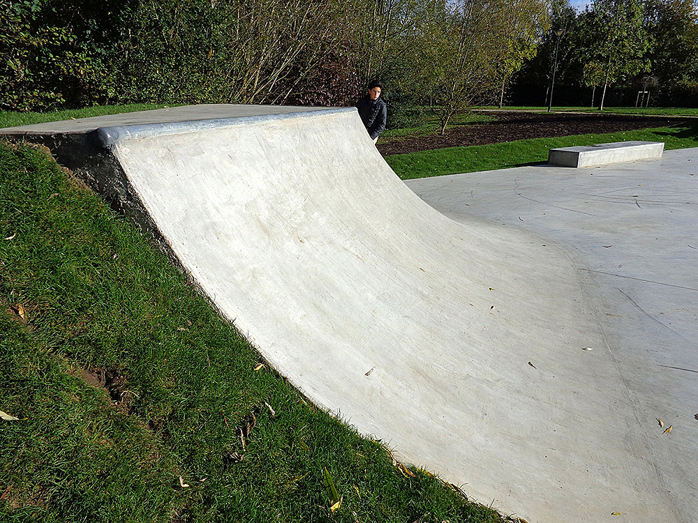 Closeaux Skatepark Saint Chéron Skate Spot 3/5