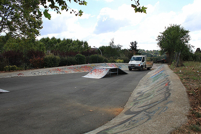 Marché aux Noix Skatepark Sarlat la Canéda Skate Spot 1/5