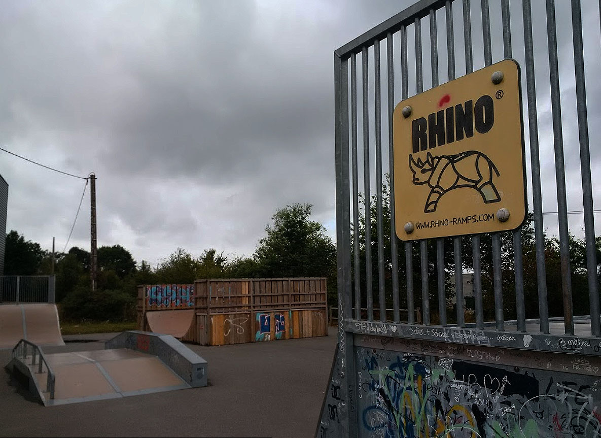 Complexe Loussouarn Skatepark Guichen Skate Spot 2/5