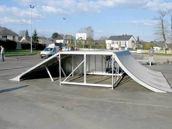 Salle des Sports Skatepark Le Verger Skate Spot 2/5
