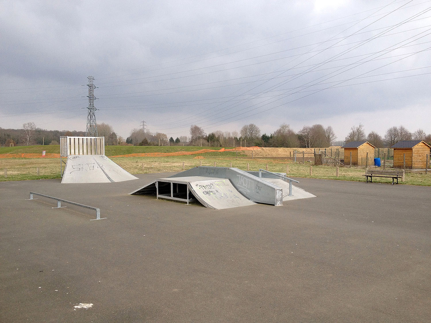 Plaine du Gué Skatepark Changé Skate Spot 2/5