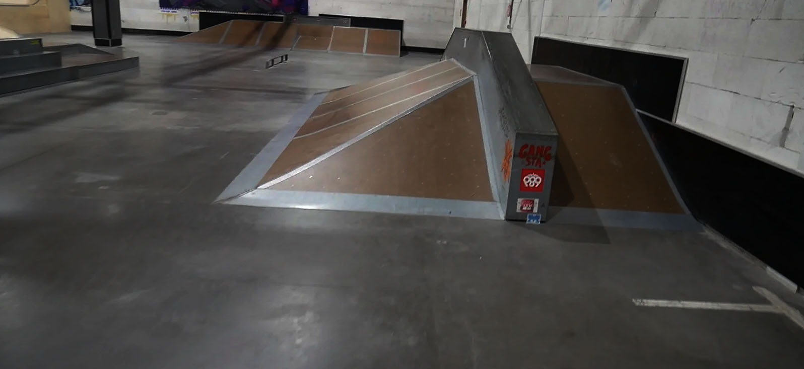 Derlys Indoor Mouscron Skate Spot 3/5