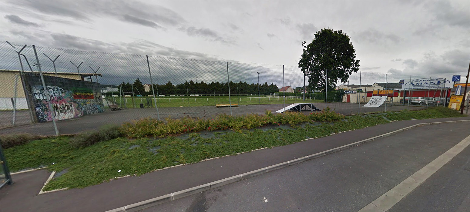 Stade Grenon Skatepark Le Hom Skate Spot 1/5