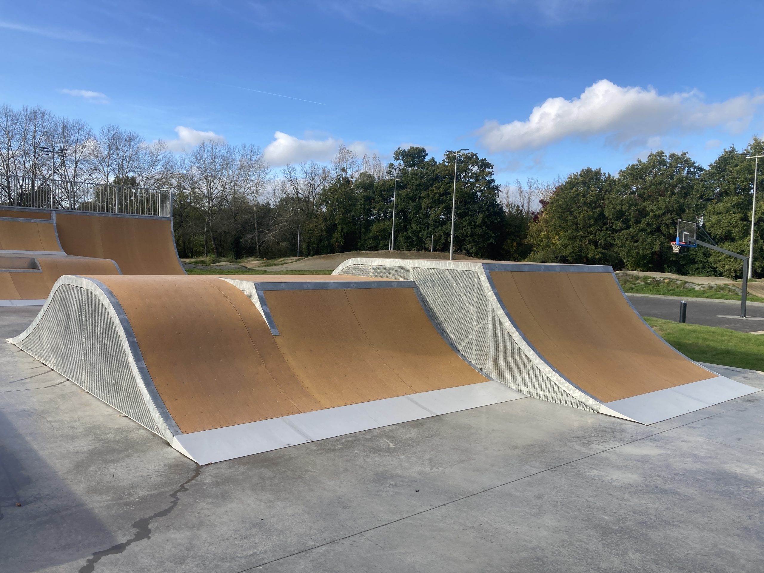 Plan D' Eau Skatepark Acigné Skate Spot 3/5