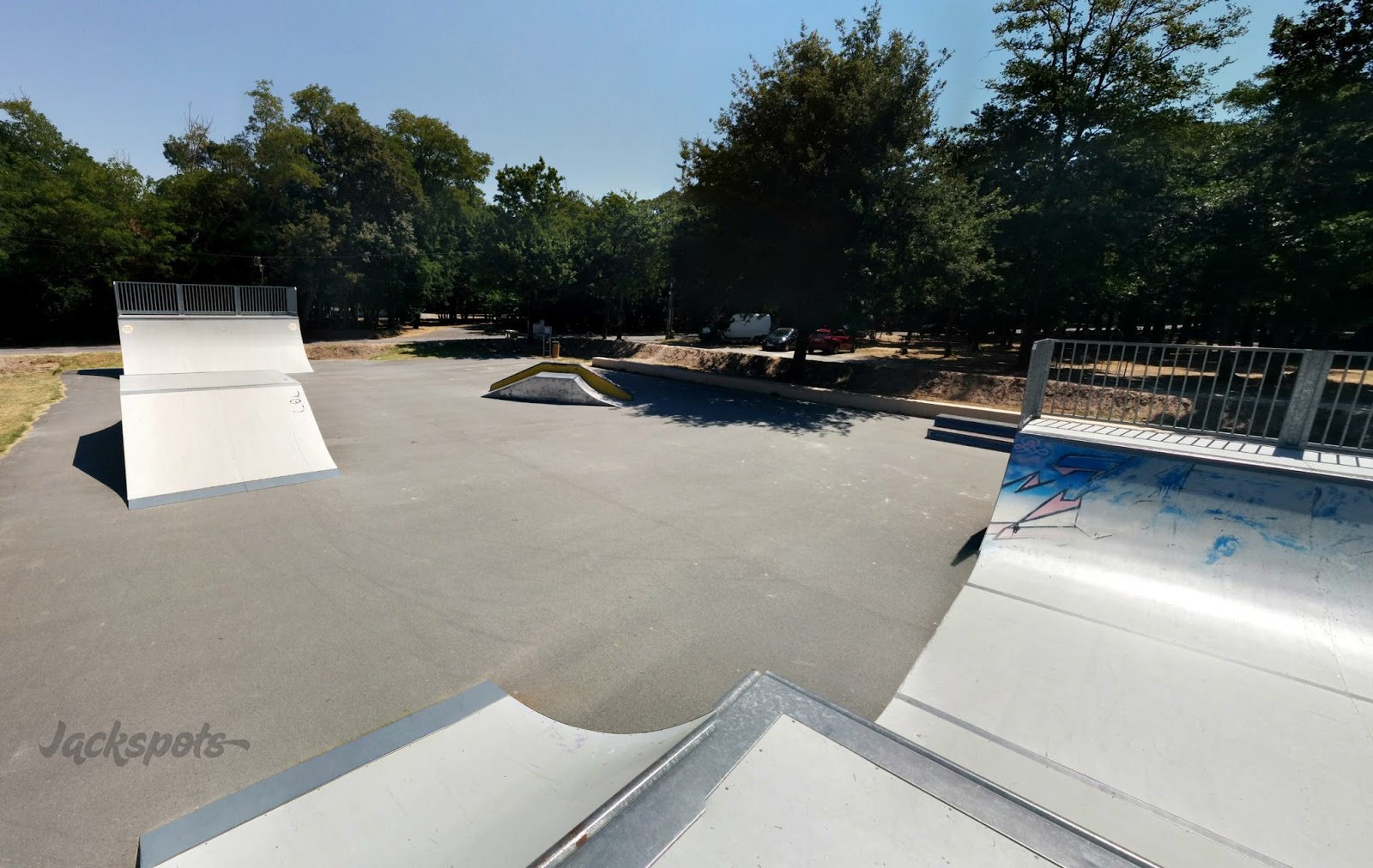 Salle Polyvalente Skatepark Étaules Skate Spot 2/5