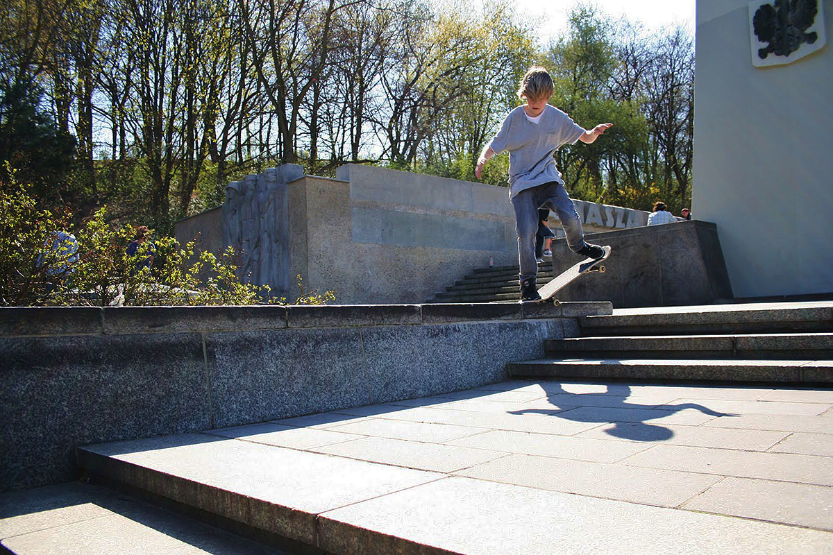 Polendenkmal Spot Street Berlin Skate Spot 4/5