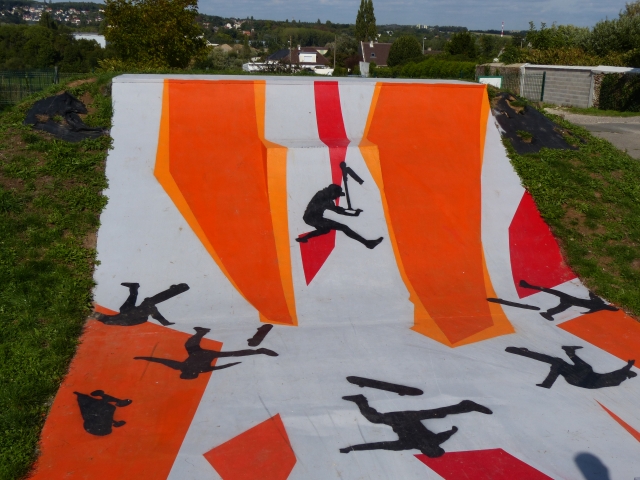 Mairie Skatepark Saulx les Chartreux Skate Spot 2/5