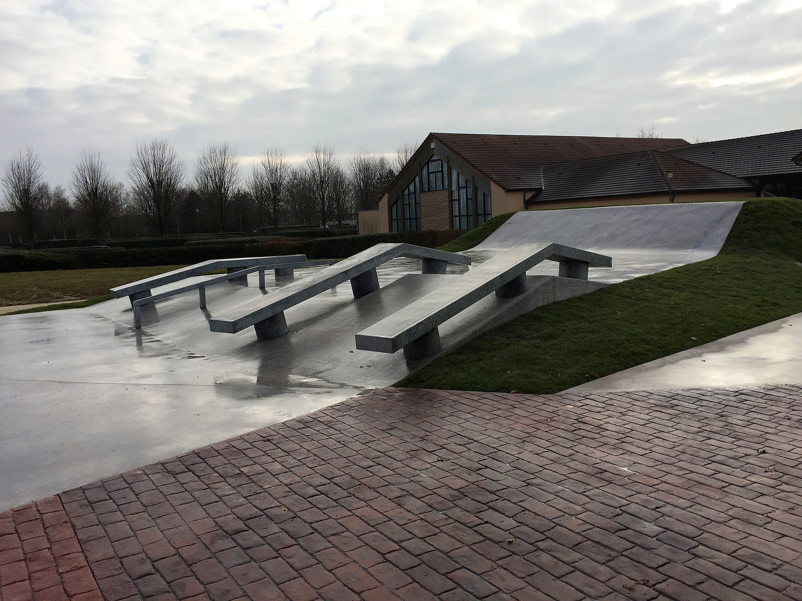 Salle des fêtes Skatepark Tournan en Brie Skate Spot 3/5