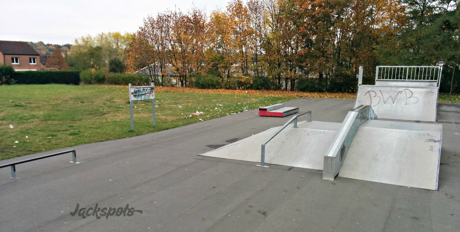 Collège Cassin Skatepark Loos en Gohelle Skate Spot 2/5