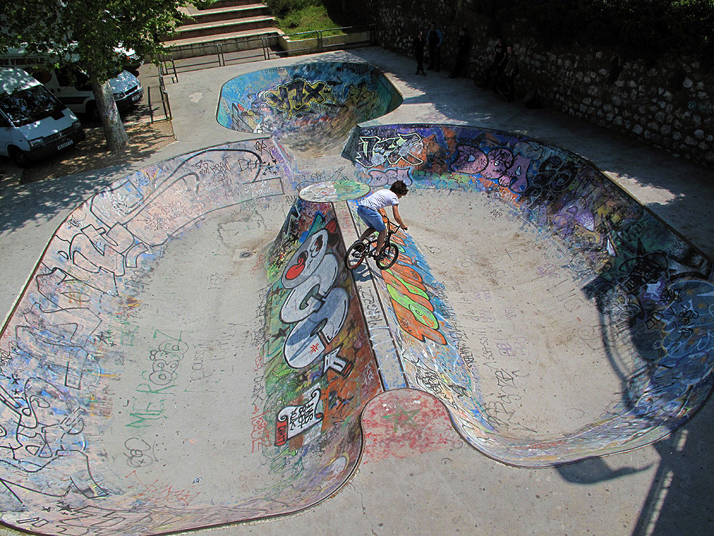 Martin Luther King Bowl Aubagne Skate Spot 2/5