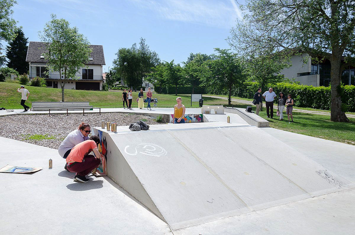 Base de Loisirs Skatepark Parthenay Skate Spot 2/5