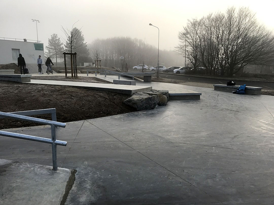 Collège Gérard Philipe Skatepark Carquefou Skate Spot 3/5