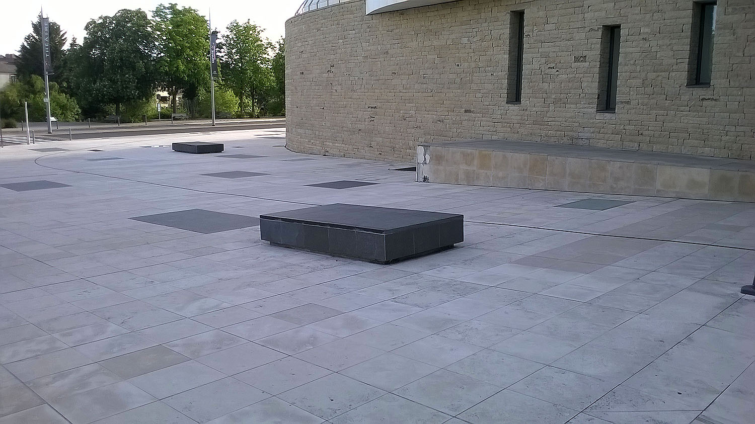 Théâtre Saint-Louis Spot Street Cholet Skate Spot 3/5