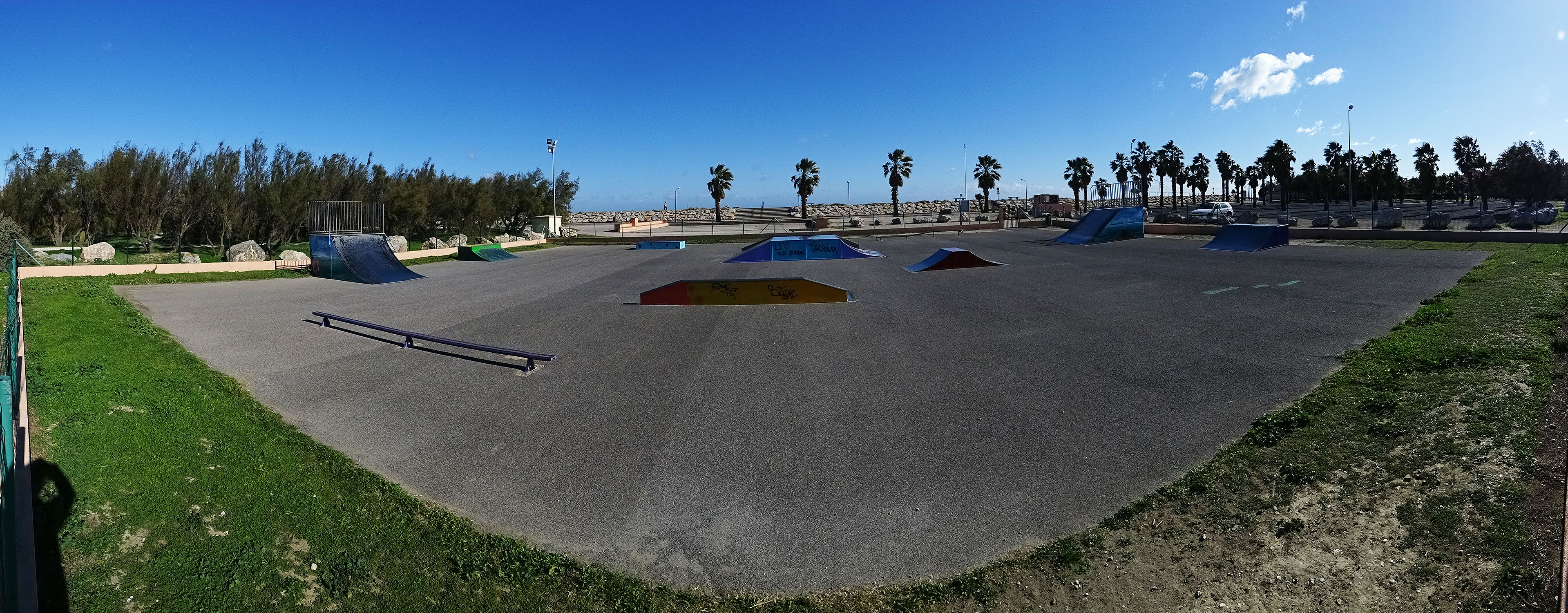 Quartier des mouettes Skatepark Sainte-Marie-la-Mer Skate Spot 2/5