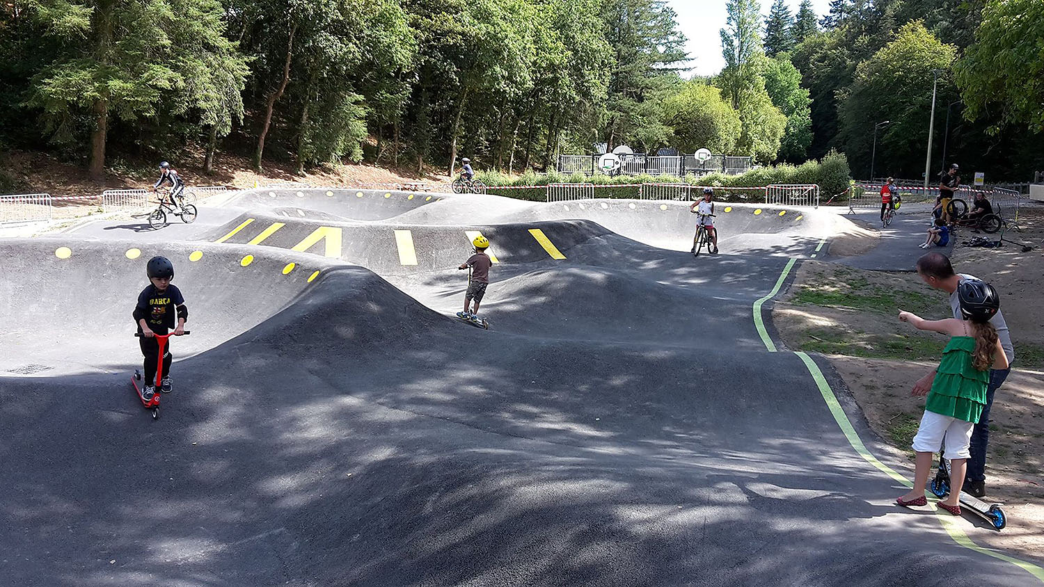 Salle Des Fêtes Pumptrack Caudan Skate Spot 3/5