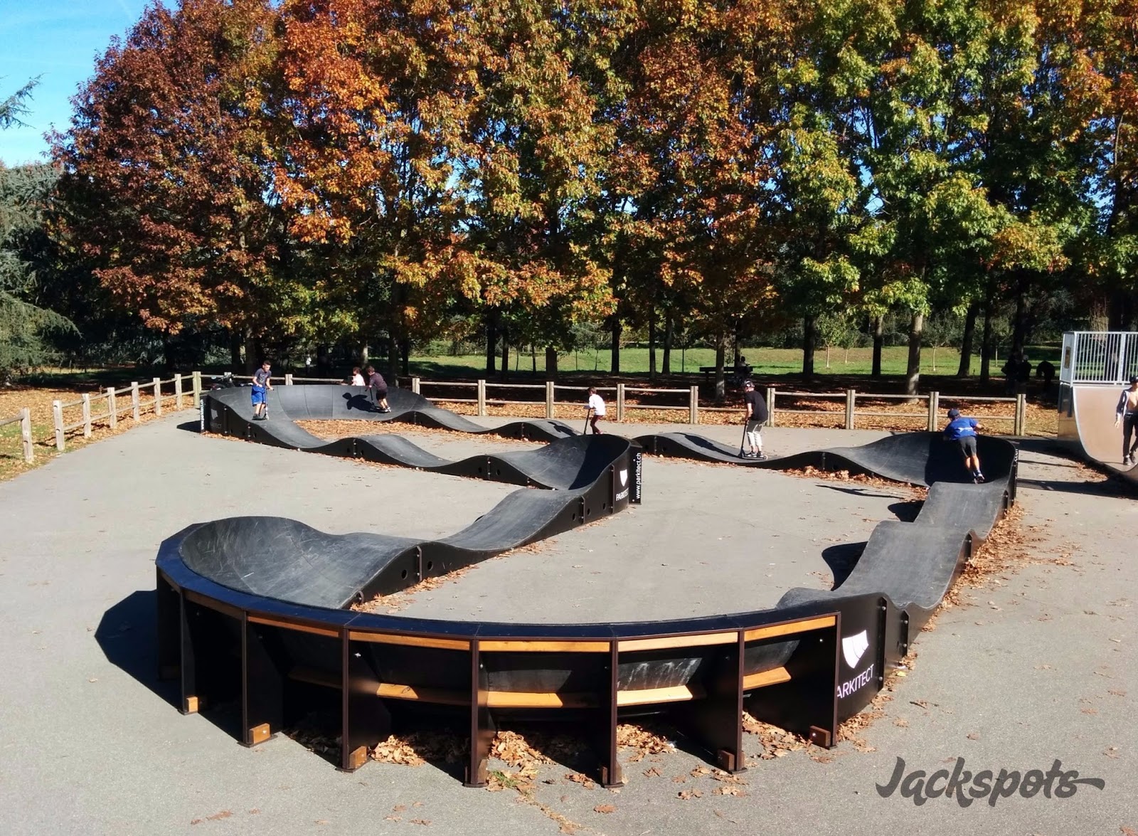 La Grande Plaine Skatepark Toulouse Skate Spot 2/5