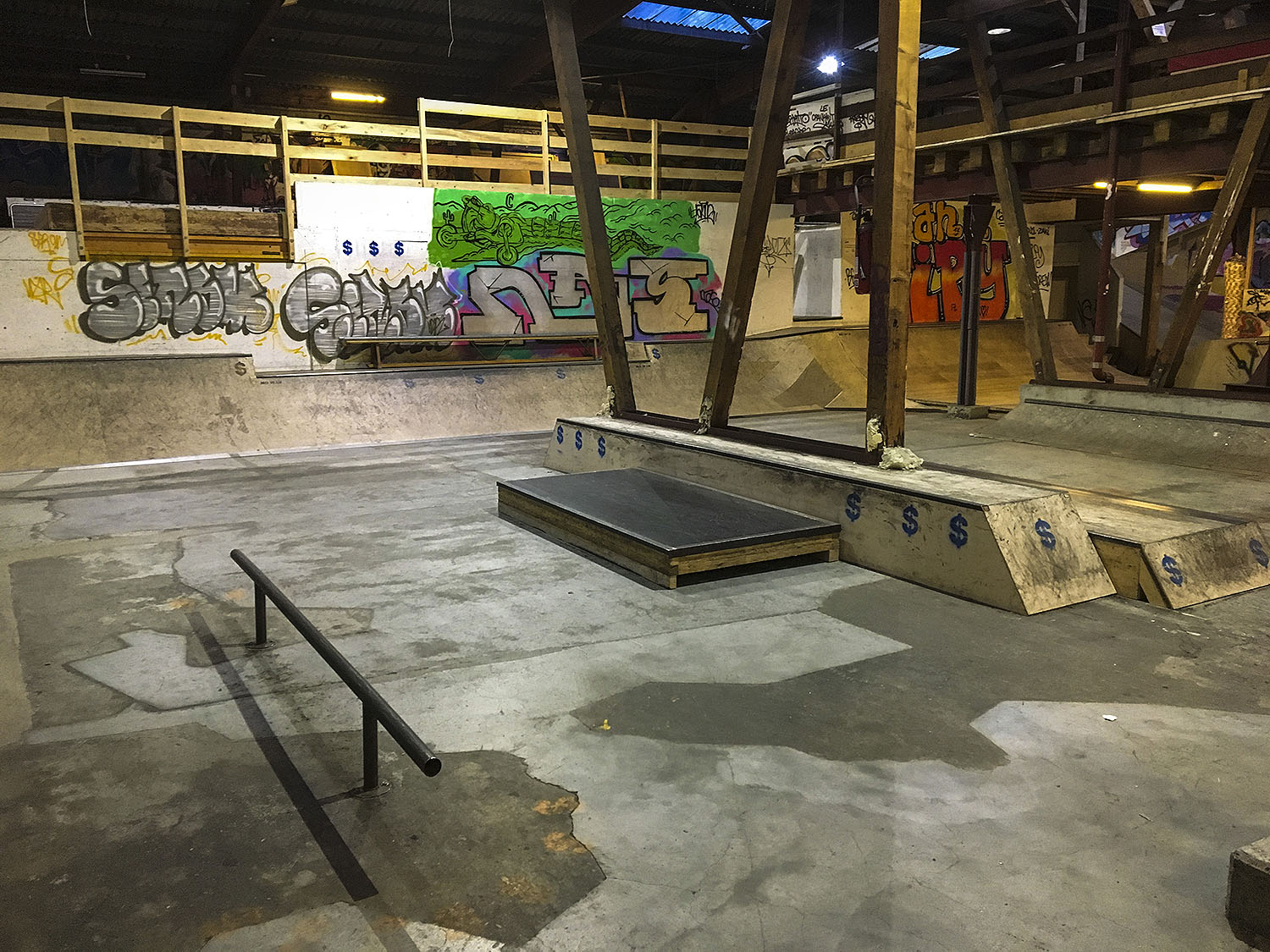 La Fièvre Hs36 Indoor Lausanne Skate Spot 5/5