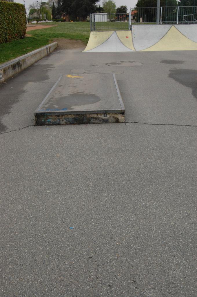Terrain de football Skatepark Auzeville Tolosane Skate Spot 1/5