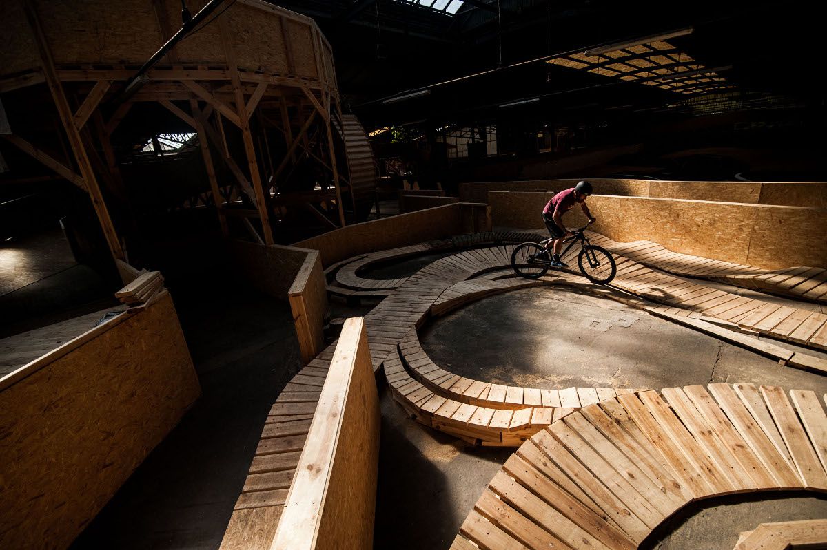 Stride Indoor Bike Park Indoor Strasbourg Skate Spot 5/5