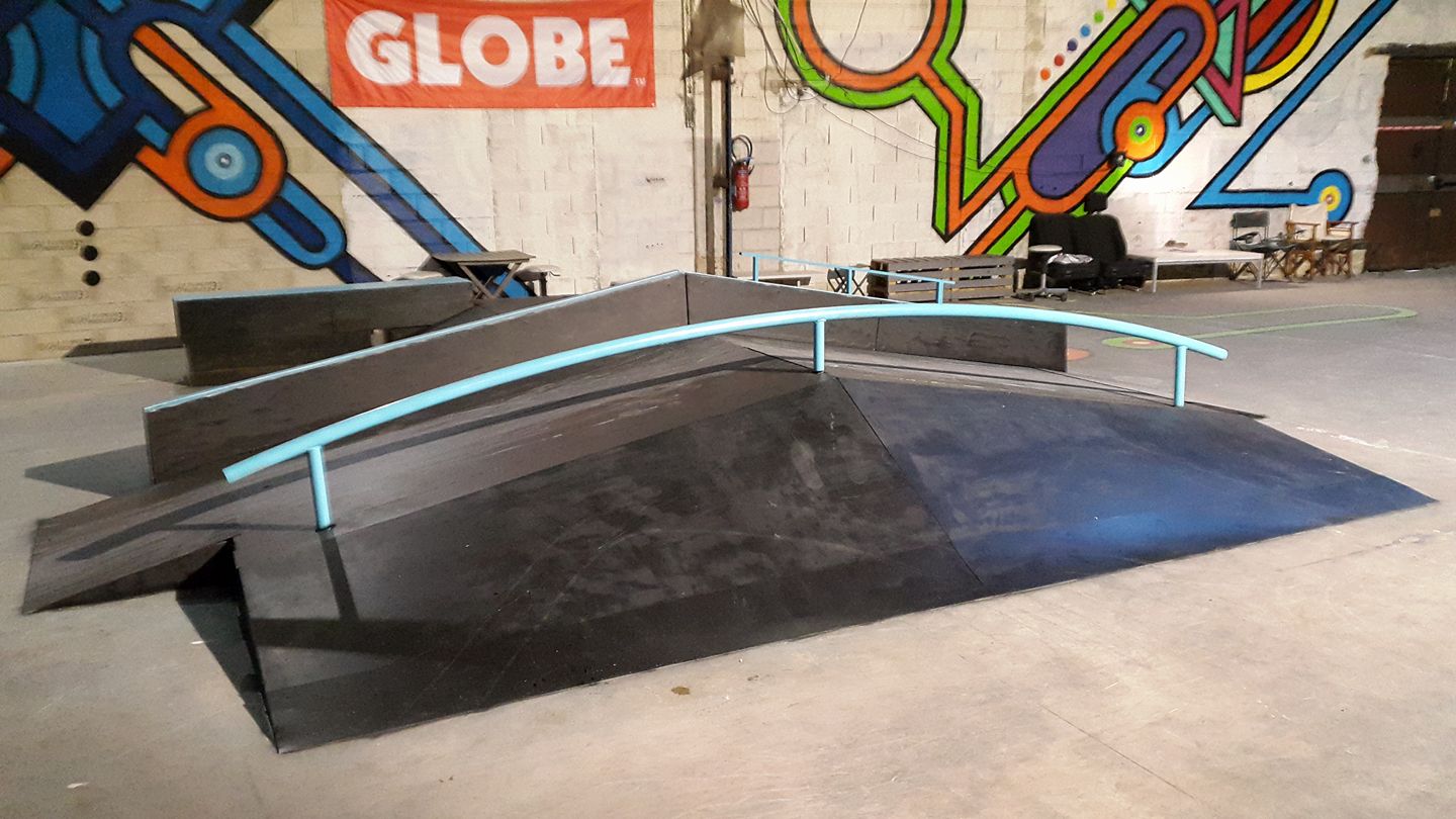 546 Indoor Villeneuve Saint Germain Skate Spot 4/5