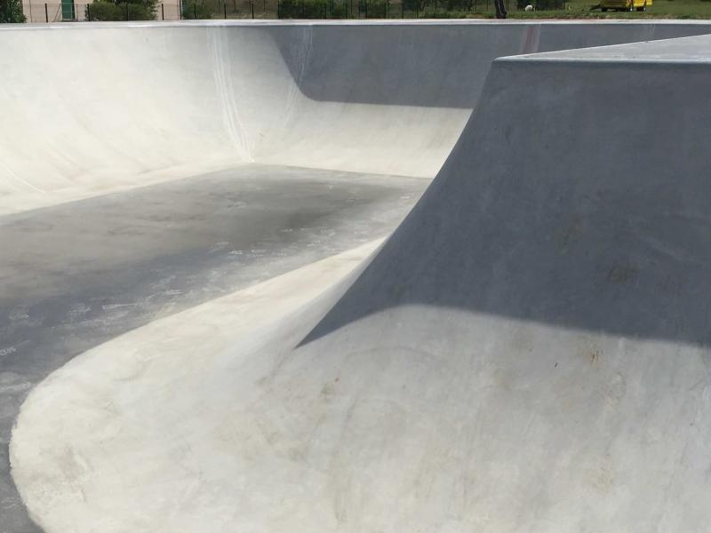 Cazan Skatepark Vernègues Skate Spot 3/5