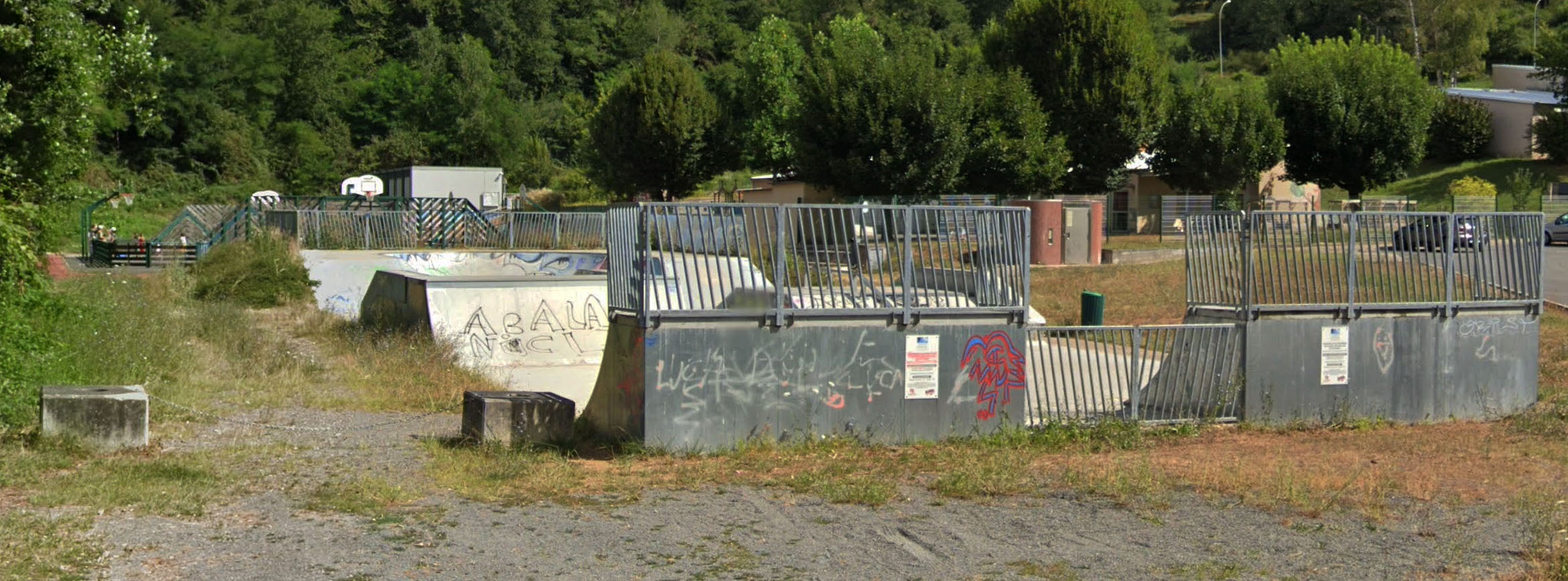 Le Sailhenc Skatepark Decazeville Skate Spot 3/5