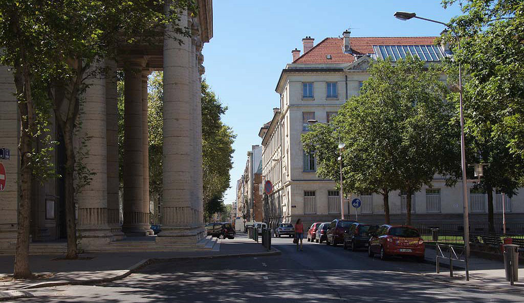 Église Saint Pothin Spot Street Lyon Skate Spot 3/5